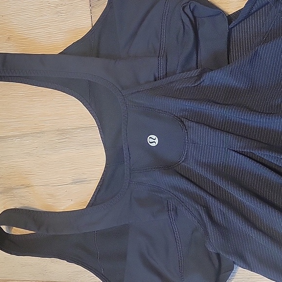 Lululemon Black Athletic Top Size 8 - Picture 4 of 7
